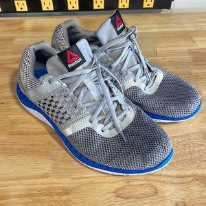 Like new mens Reebok tennis shoes